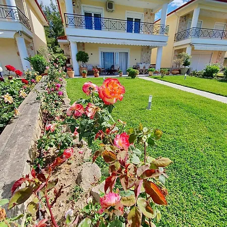 мила Nyaraló Pefkohóri