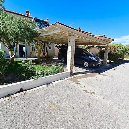 мила * Pefkohóri